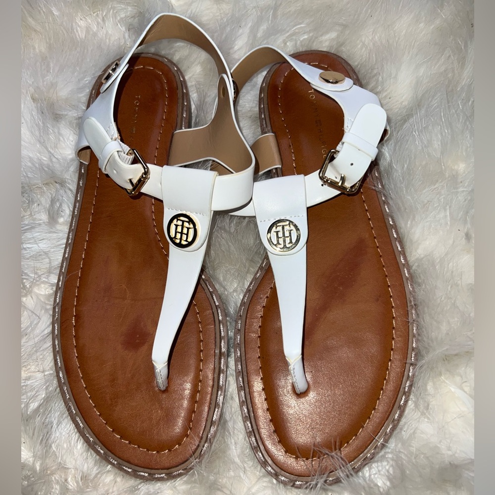 Tommy Hilfiger Women's Bennia Thong Flat Sandals in White Gently New in Box 8